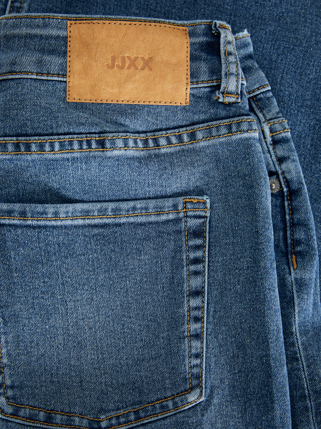 model_shot-detail